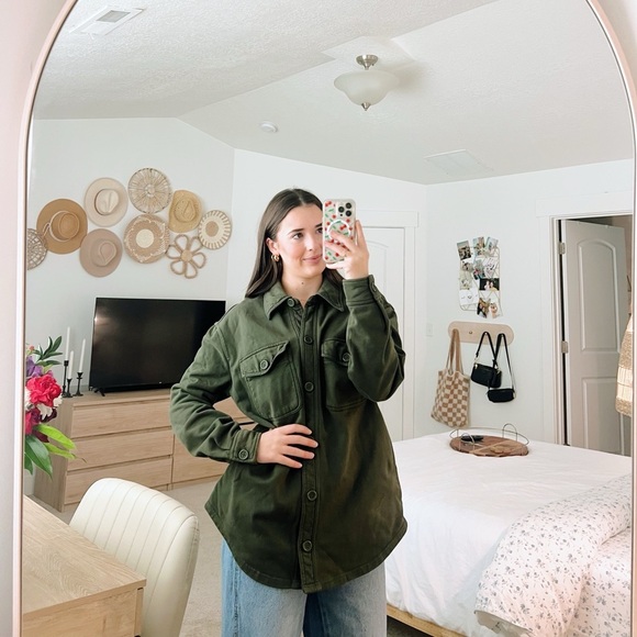 Good American Fleece Shirt Jacket - Picture 8 of 11